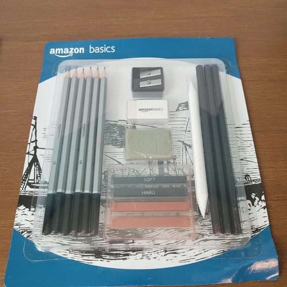 Sketch Drawing Art Pencil Kit, 17 Piece Set Charcoal Black White +Tracing Paper - Picture 2 of 6